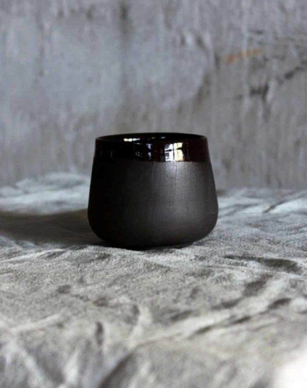 Tasse Schwarz Handgefertiger Keramik Finland