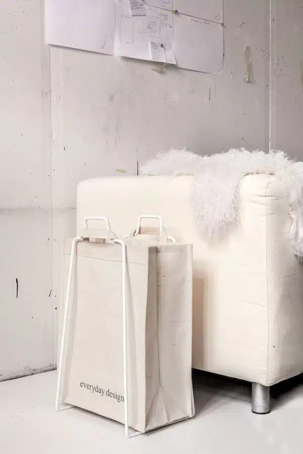 Müllsackständer Jutesack XL Sortiersystem nachhaltig aus recycelten Materialien Papiertütenständer Müllsackhalter Elegant schlicht funktional weiß