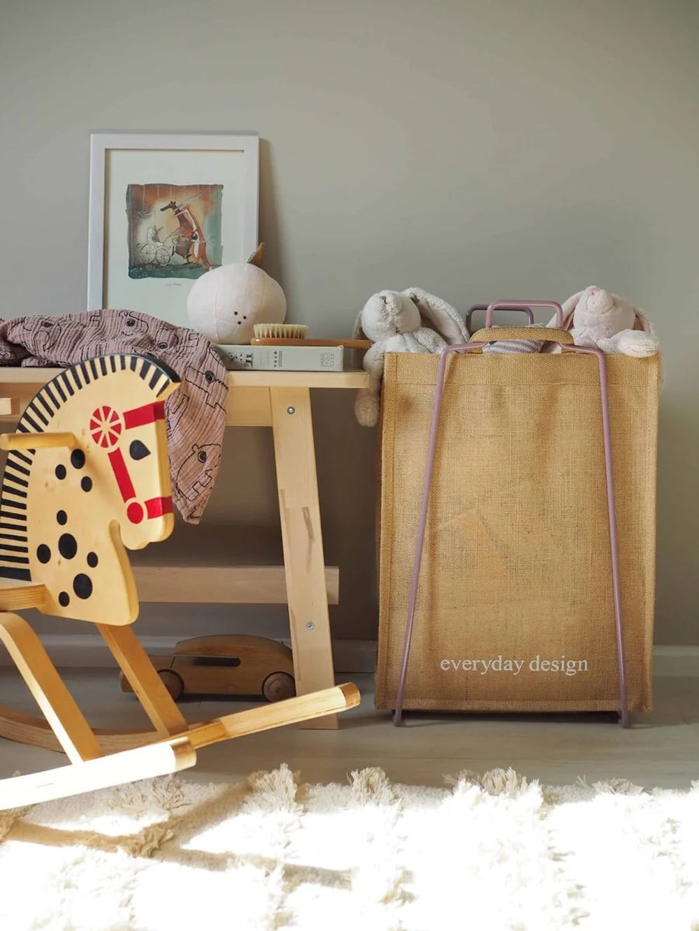 Müllsackständer Metall gelber sack ständer recycling betallbeine helsinki everyday design lila aufbewahrung